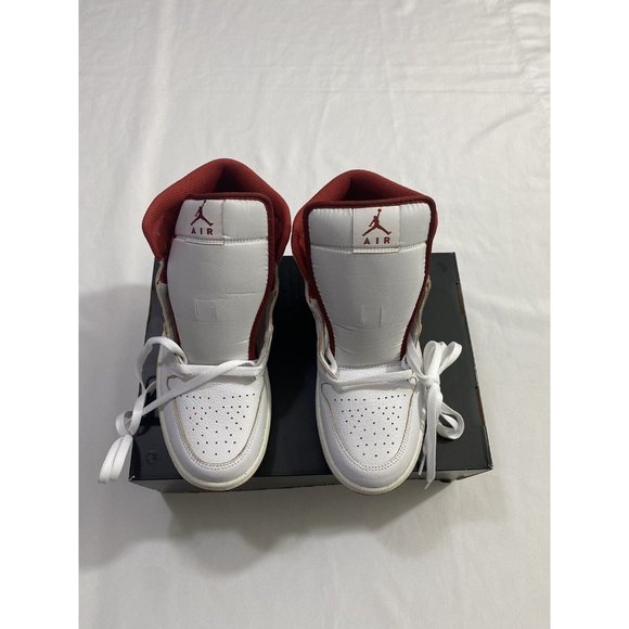 New Mens Size 9.5 White Red Nike Air Jordan 1 Mid SE Basketball Shoes FJ3458 160 main image 9